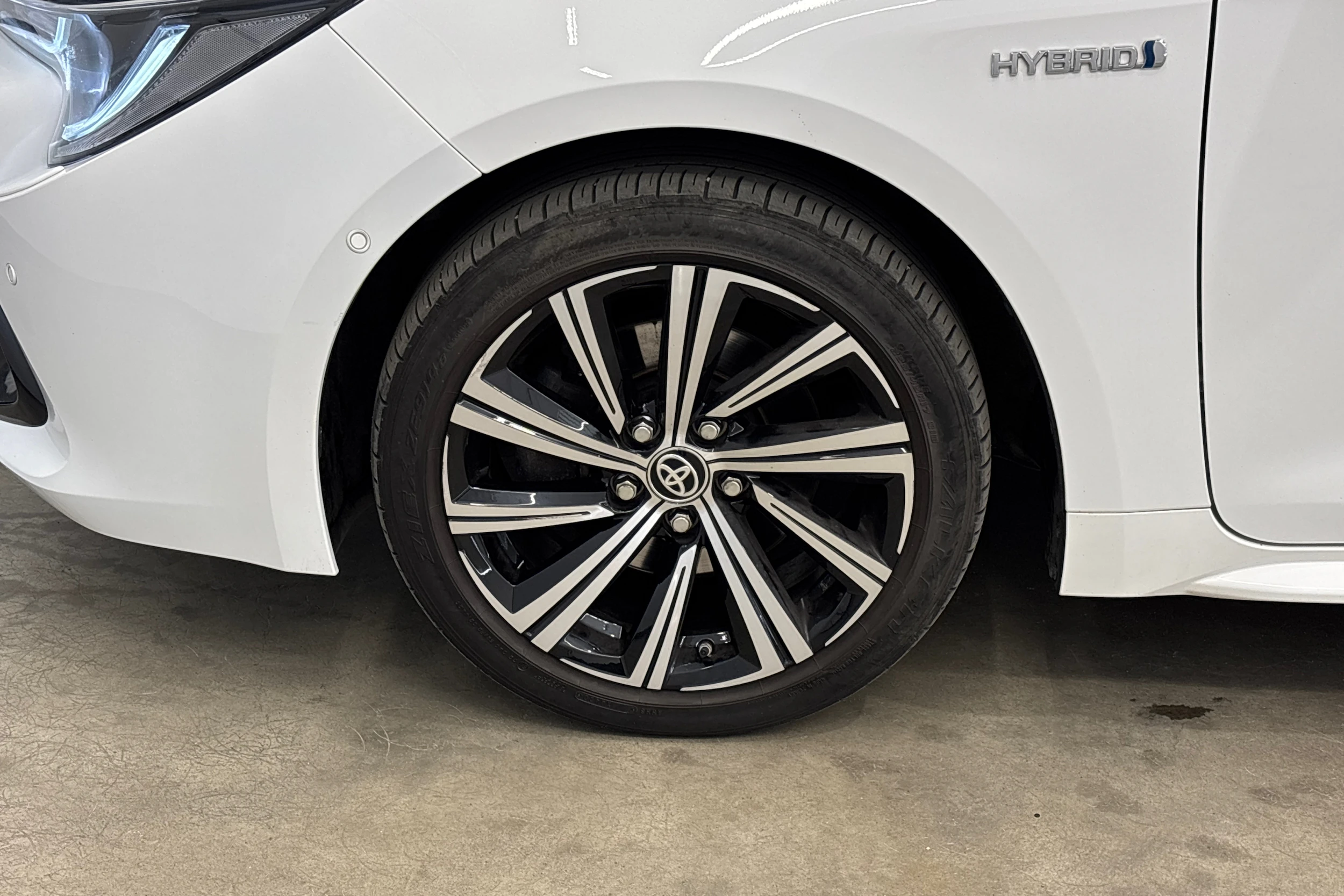 valkoinen Toyota Corolla 2021 kuva 29.