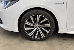 valkoinen Toyota Corolla 2021 kuva 29.