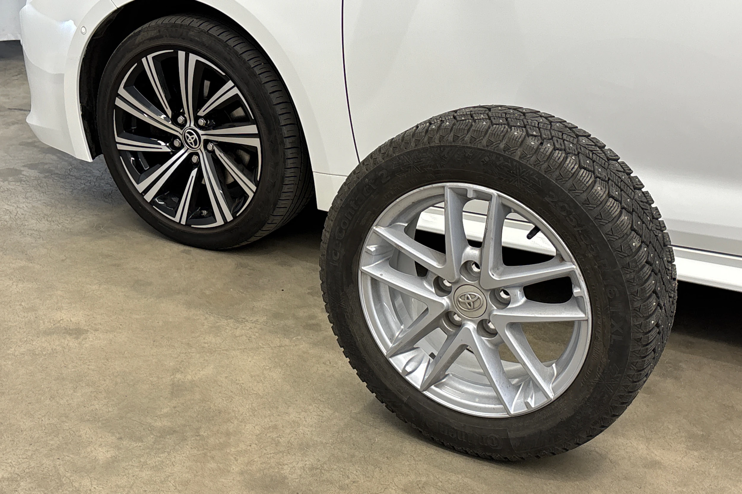 valkoinen Toyota Corolla 2021 kuva 30.