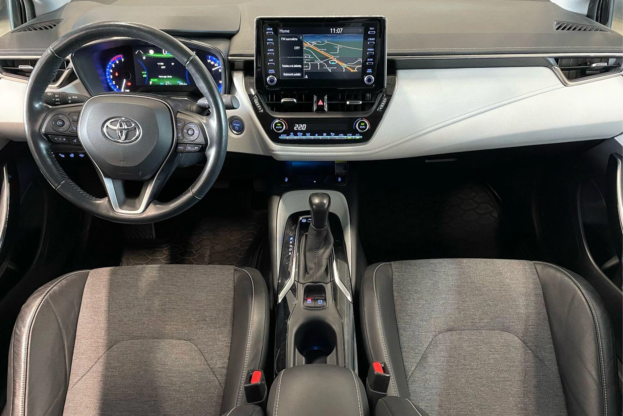 musta Toyota Corolla 2021 kuva 7.