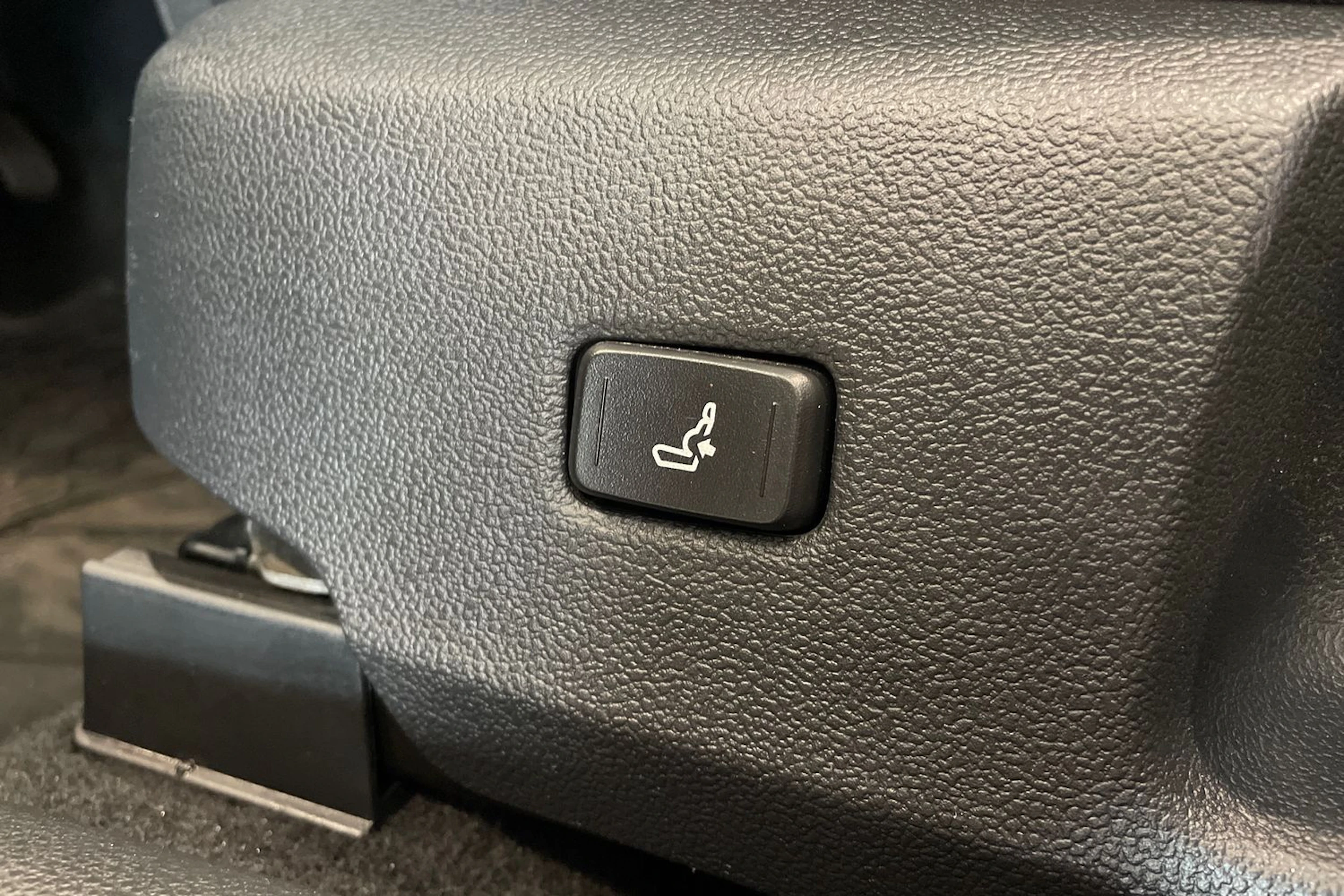 musta Toyota Corolla 2021 kuva 12.