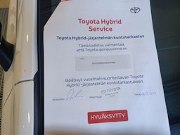 Valkoinen Toyota Corolla 2021 kuva 4.