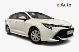 Valkoinen Toyota Corolla 2021 kuva 1.