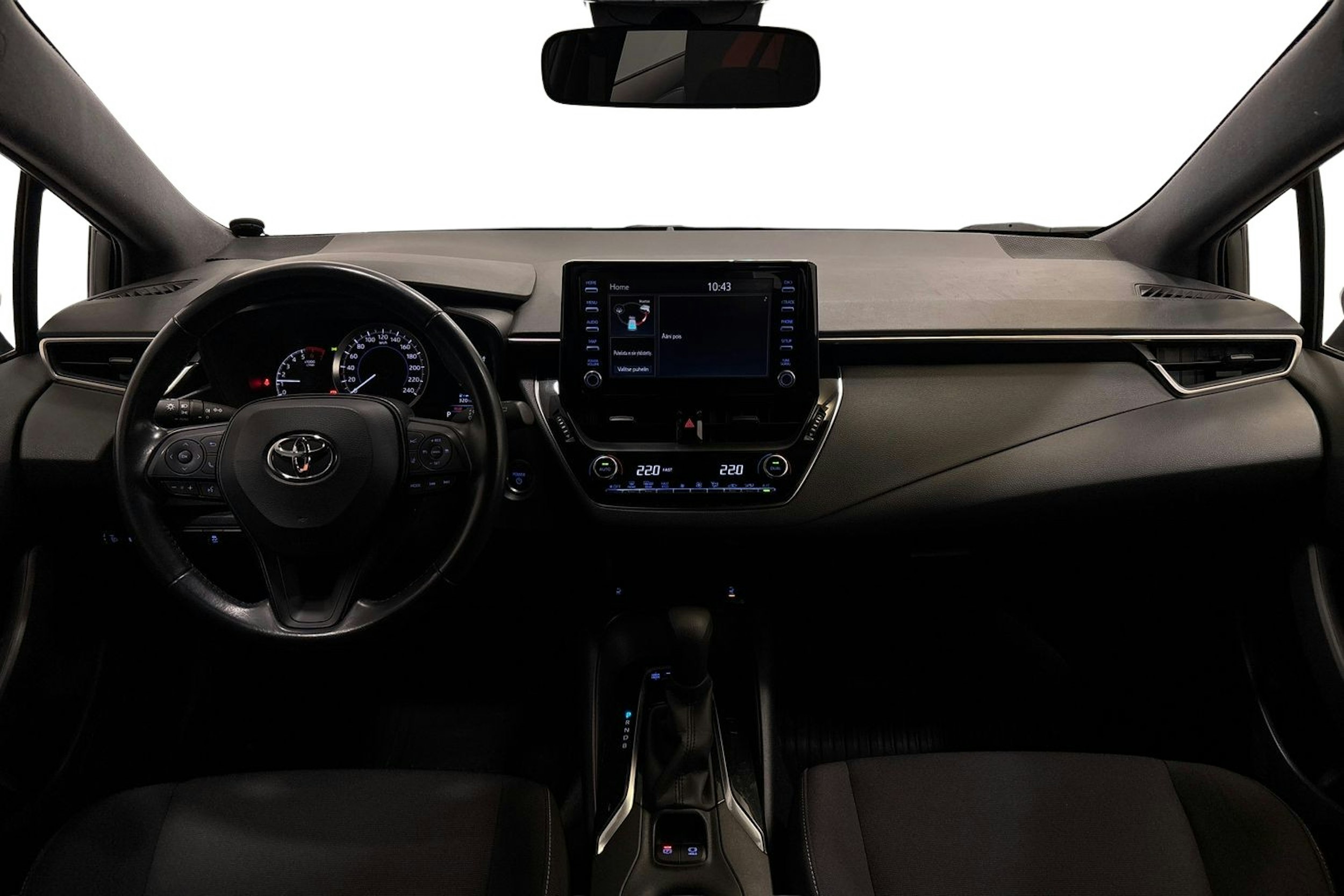 Valkoinen Toyota Corolla 2021 kuva 9.