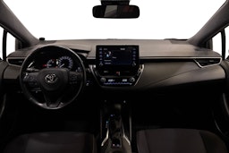Valkoinen Toyota Corolla 2021 kuva 9.