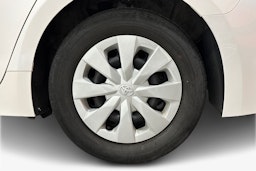 Valkoinen Toyota Corolla 2021 kuva 11.