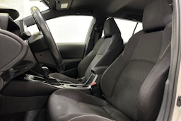 Valkoinen Toyota Corolla 2021 kuva 14.