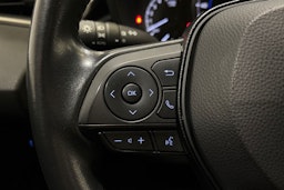 Valkoinen Toyota Corolla 2021 kuva 16.