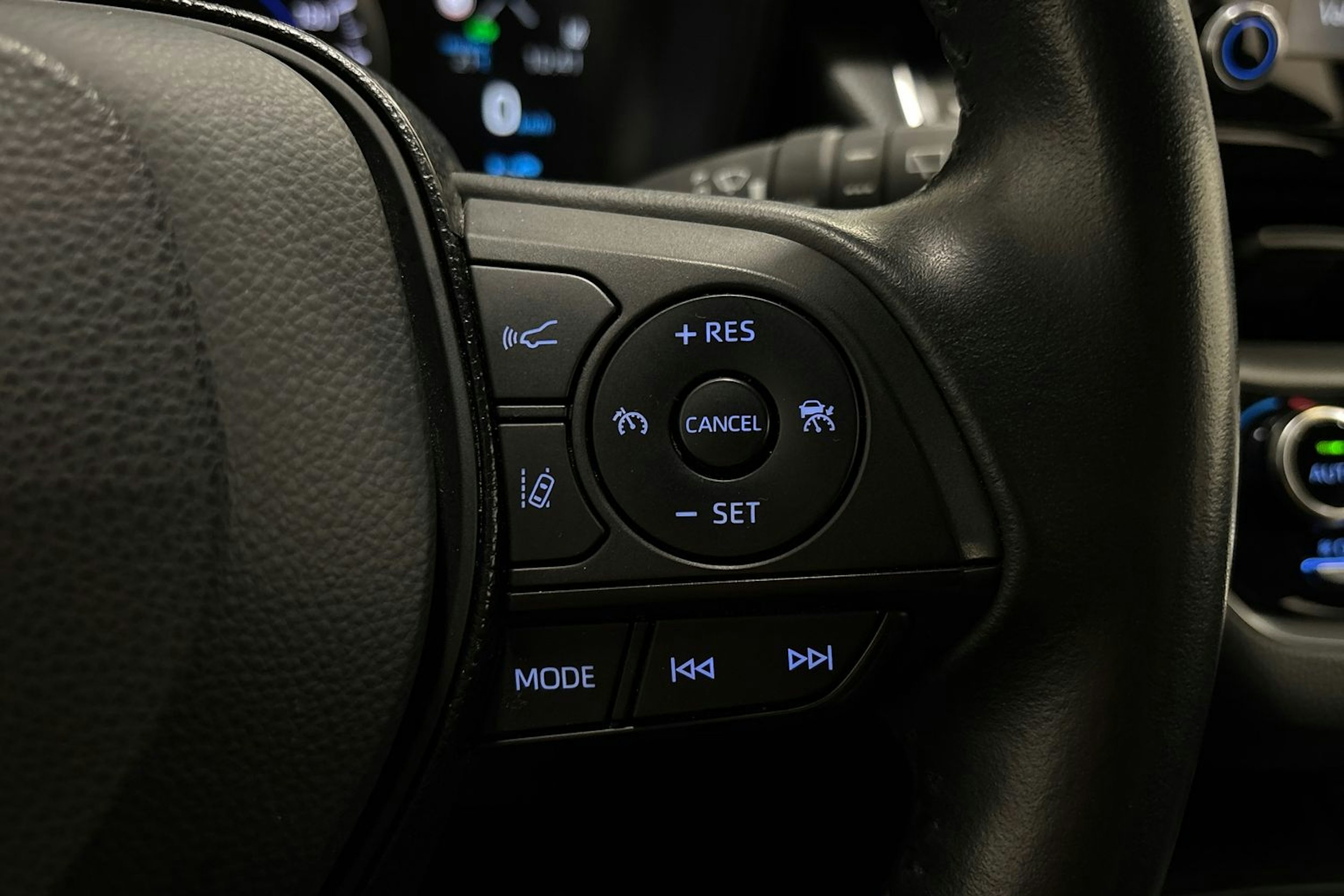 Valkoinen Toyota Corolla 2021 kuva 17.