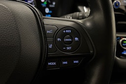 Valkoinen Toyota Corolla 2021 kuva 17.