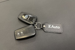 Valkoinen Toyota Corolla 2021 kuva 20.