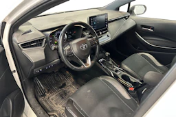 valkoinen Toyota Corolla 2021 kuva 3.