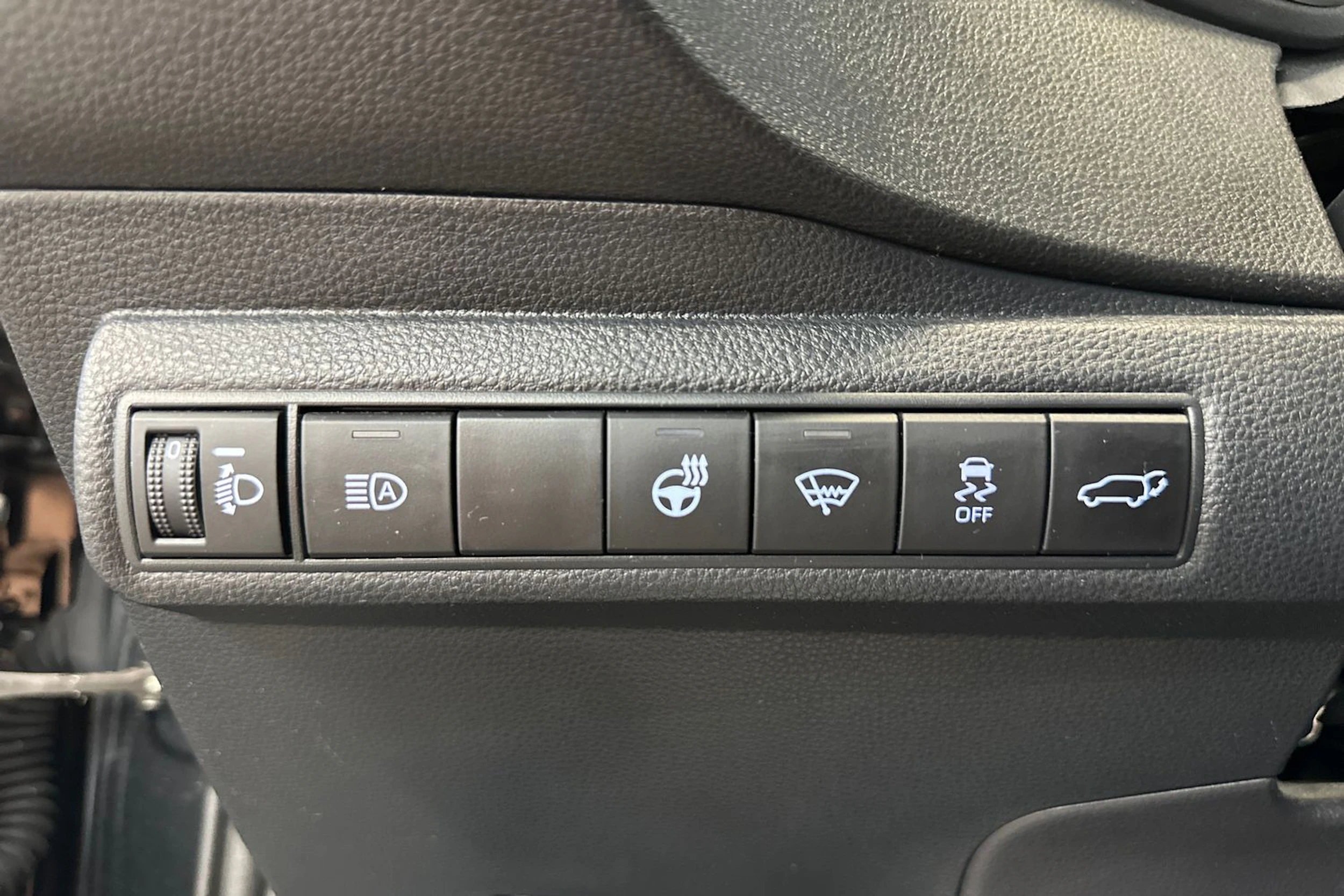 musta Toyota Corolla 2021 kuva 17.