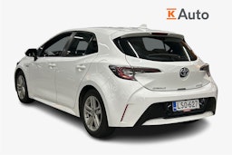 valkoinen Toyota Corolla 2021 kuva 2.