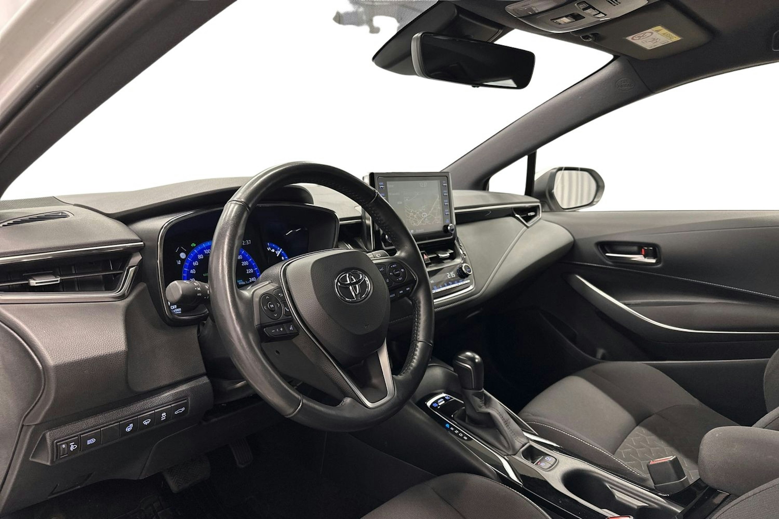 valkoinen Toyota Corolla 2021 kuva 7.