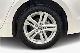 valkoinen Toyota Corolla 2021 kuva 11.