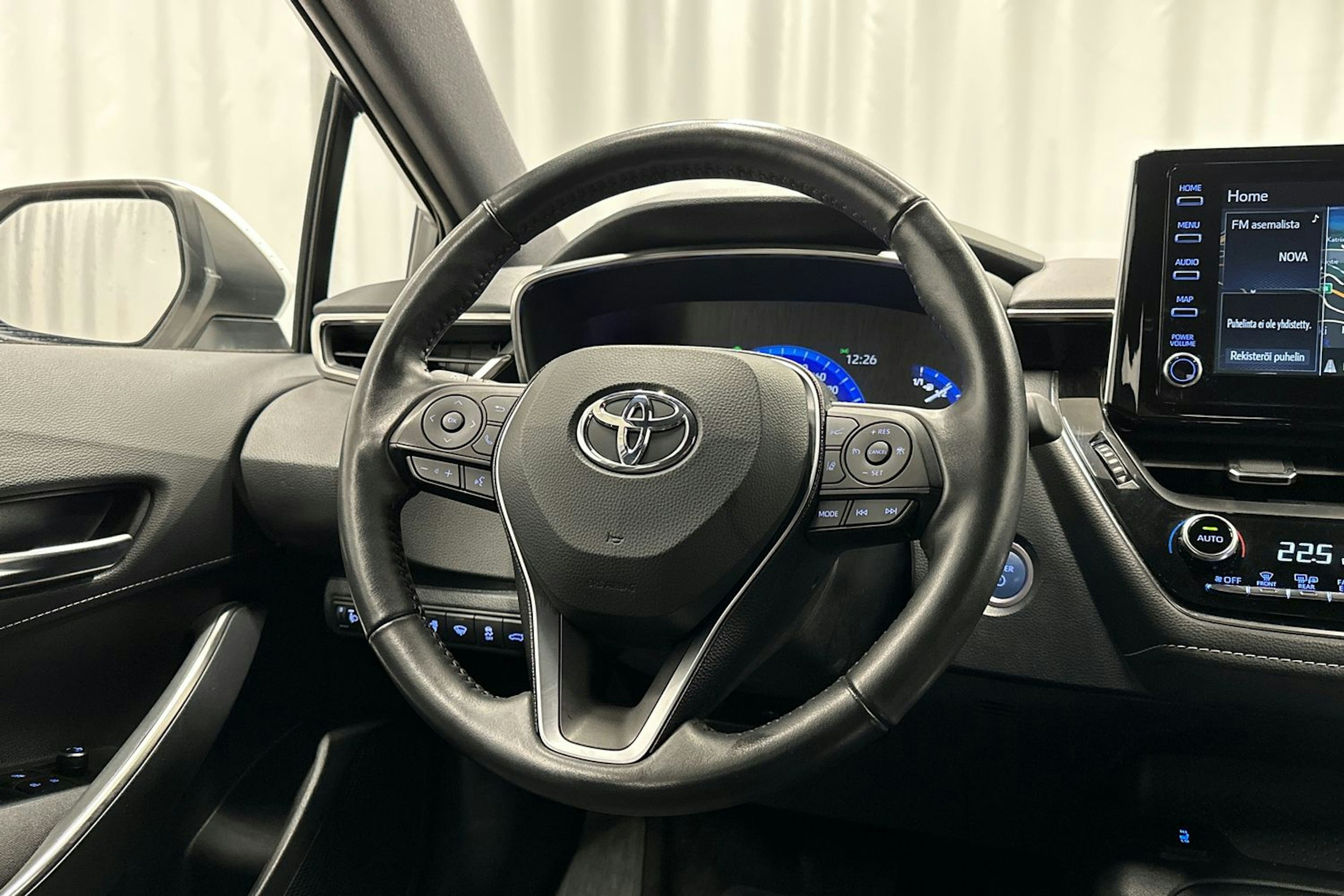 valkoinen Toyota Corolla 2021 kuva 14.
