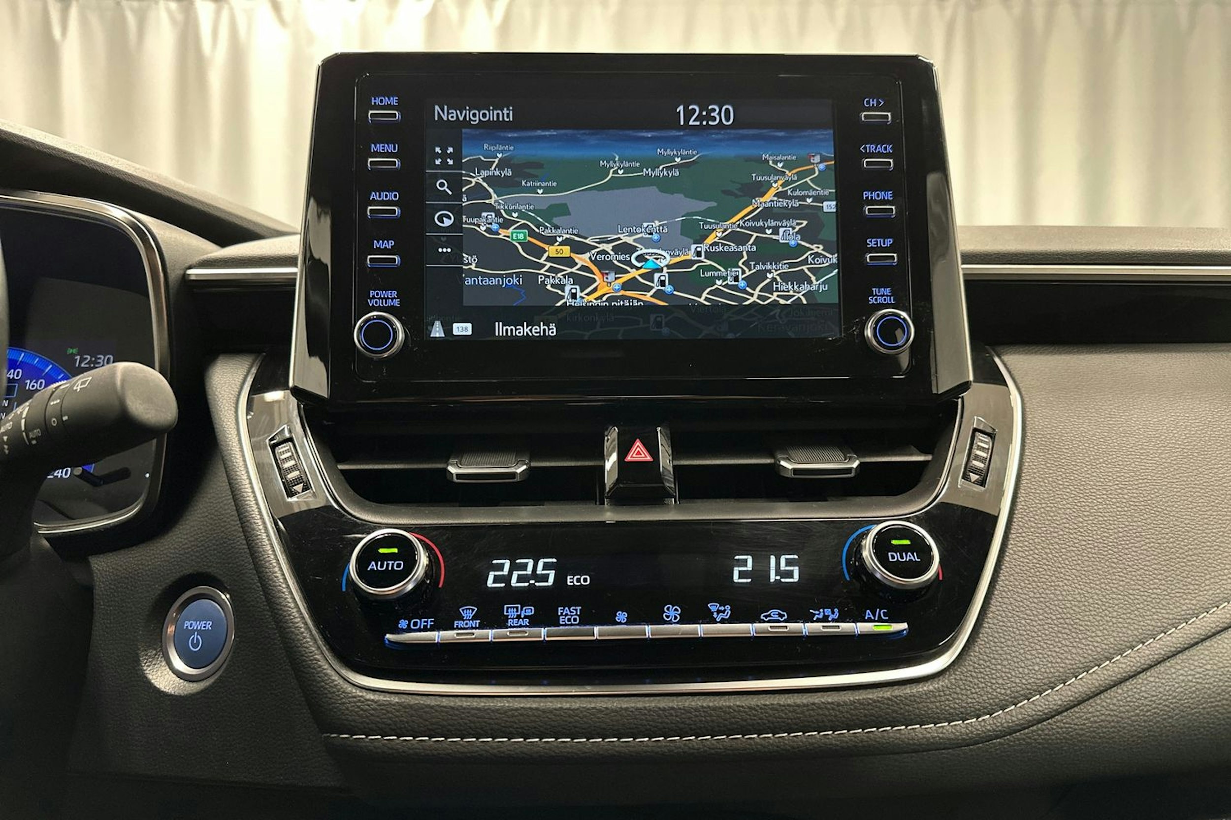 valkoinen Toyota Corolla 2021 kuva 20.