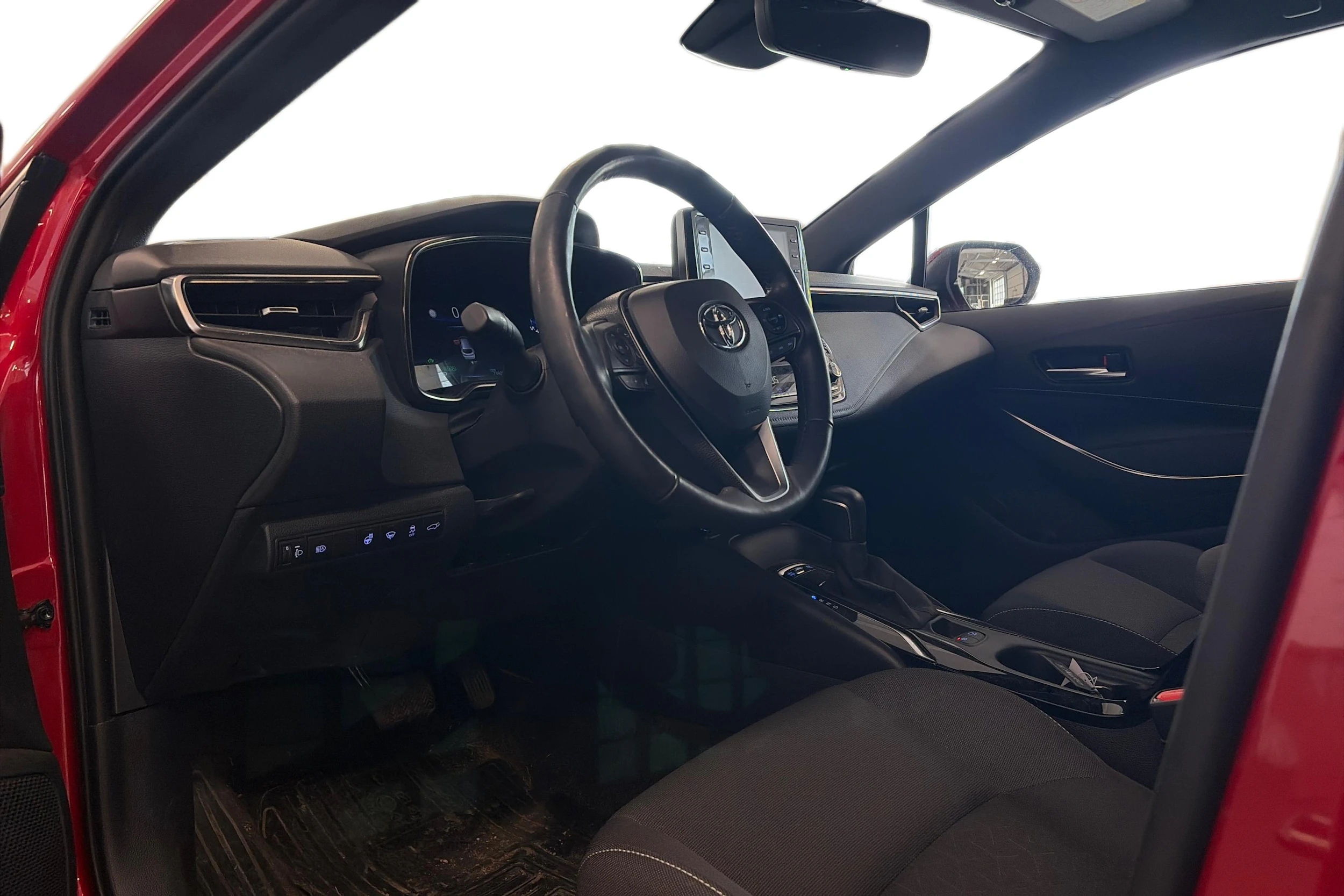 punainen Toyota Corolla 2021 kuva 3.