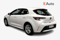 valkoinen Toyota Corolla 2021 kuva 2.