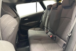 Valkoinen Toyota Corolla 2021 kuva 8.