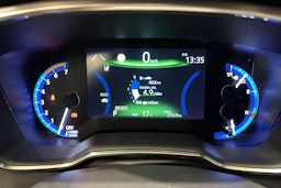 Valkoinen Toyota Corolla 2021 kuva 13.