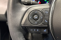 Valkoinen Toyota Corolla 2021 kuva 15.