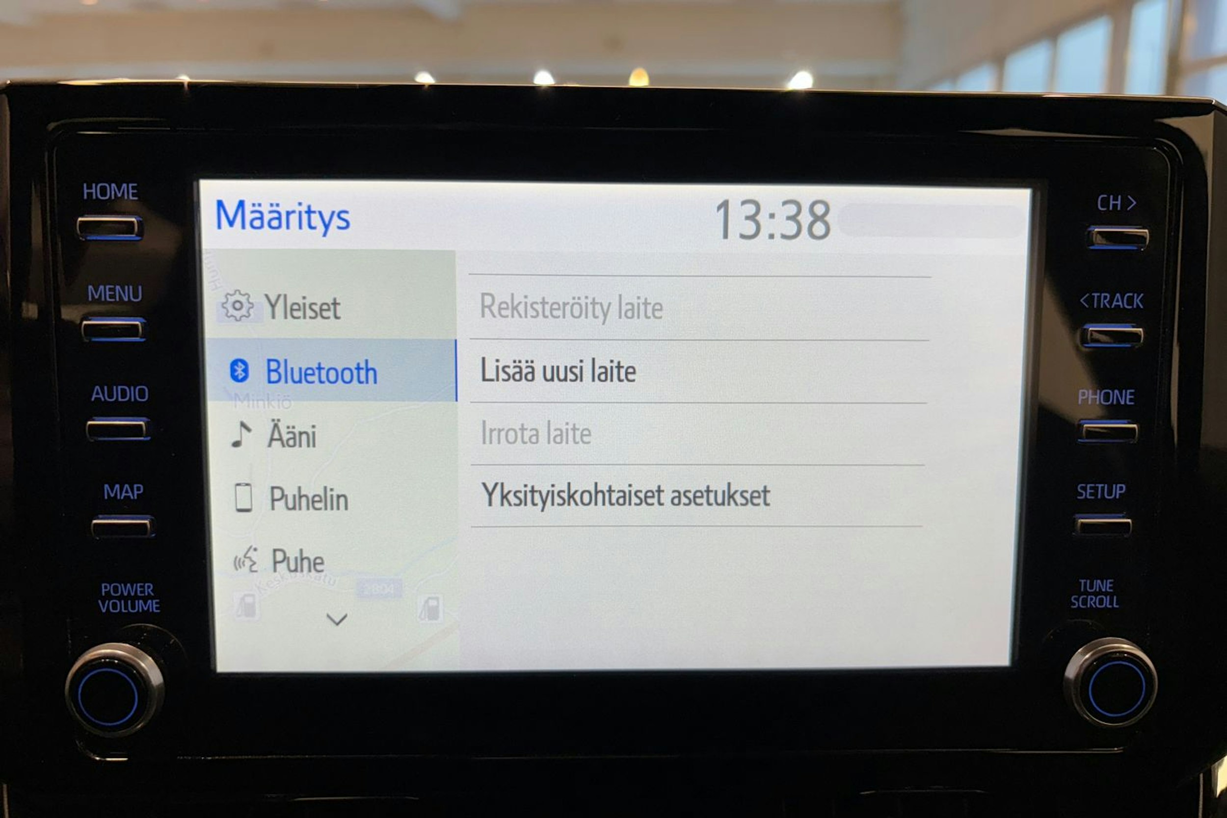 Valkoinen Toyota Corolla 2021 kuva 18.