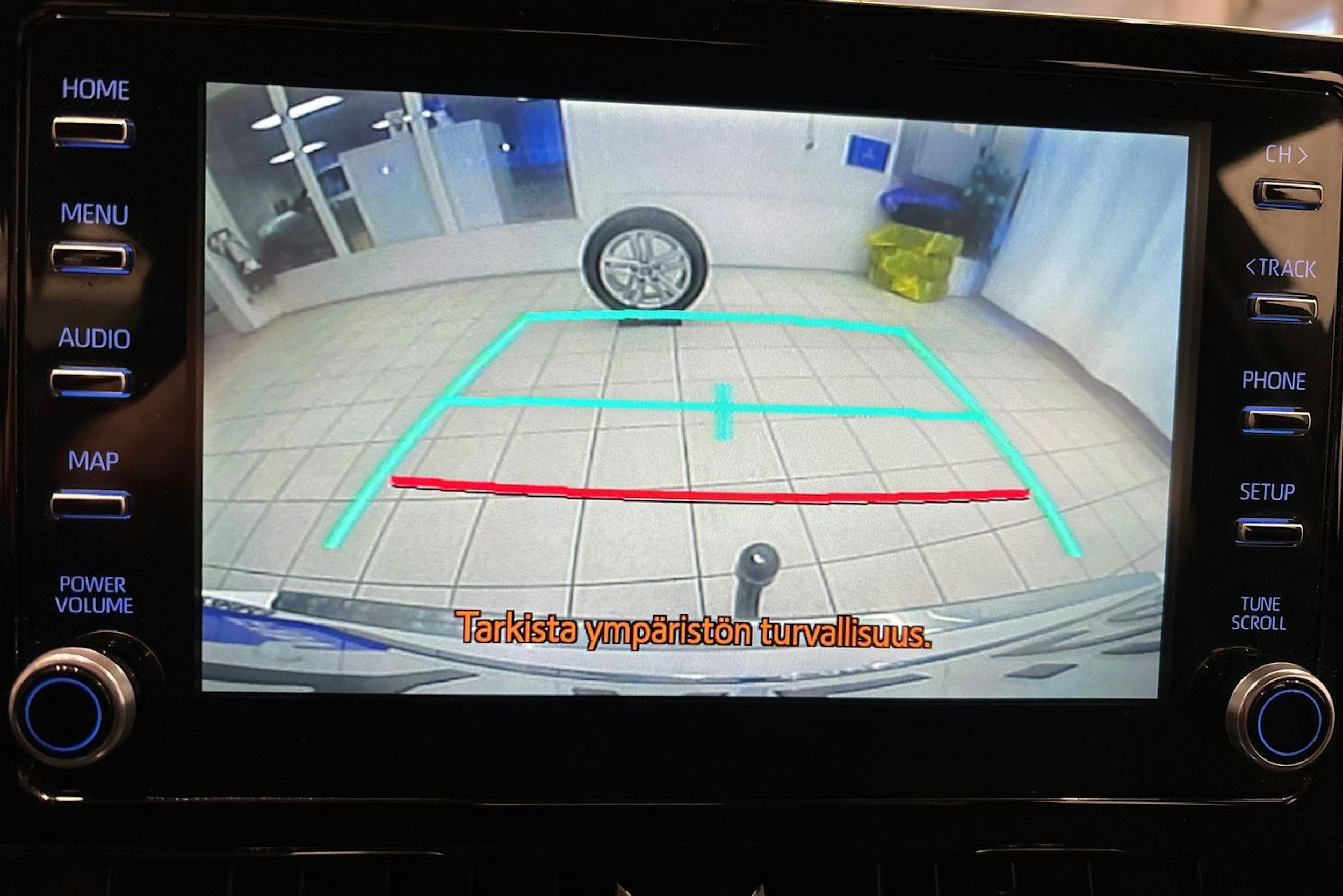 Valkoinen Toyota Corolla 2021 kuva 20.