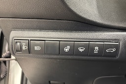 Valkoinen Toyota Corolla 2021 kuva 21.