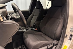 Valkoinen Toyota Corolla 2021 kuva 24.