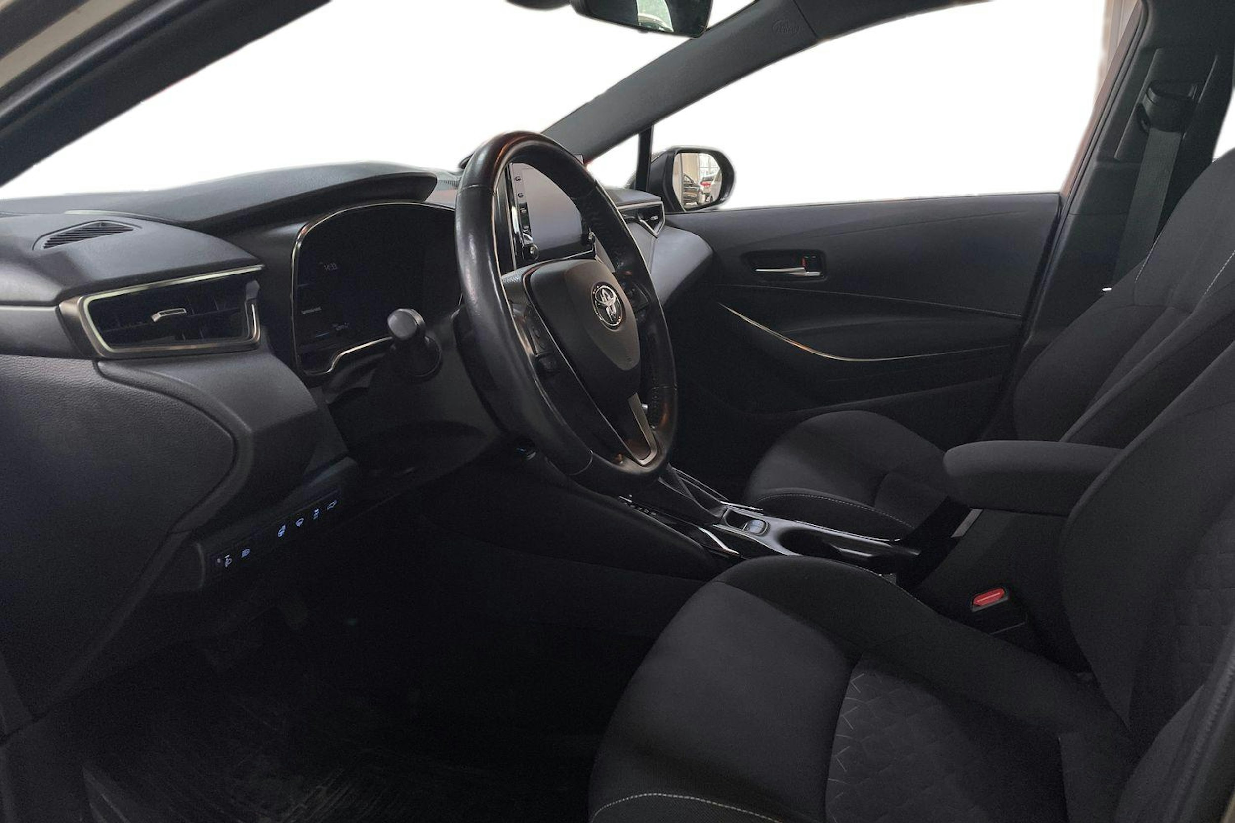 Ruskea (beige) Toyota Corolla 2021 kuva 3.