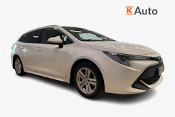 Valkoinen Toyota Corolla 2022 kuva 1.