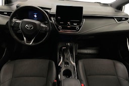 Valkoinen Toyota Corolla 2022 kuva 9.