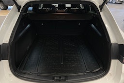 Valkoinen Toyota Corolla 2022 kuva 14.