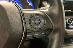 Valkoinen Toyota Corolla 2022 kuva 18.