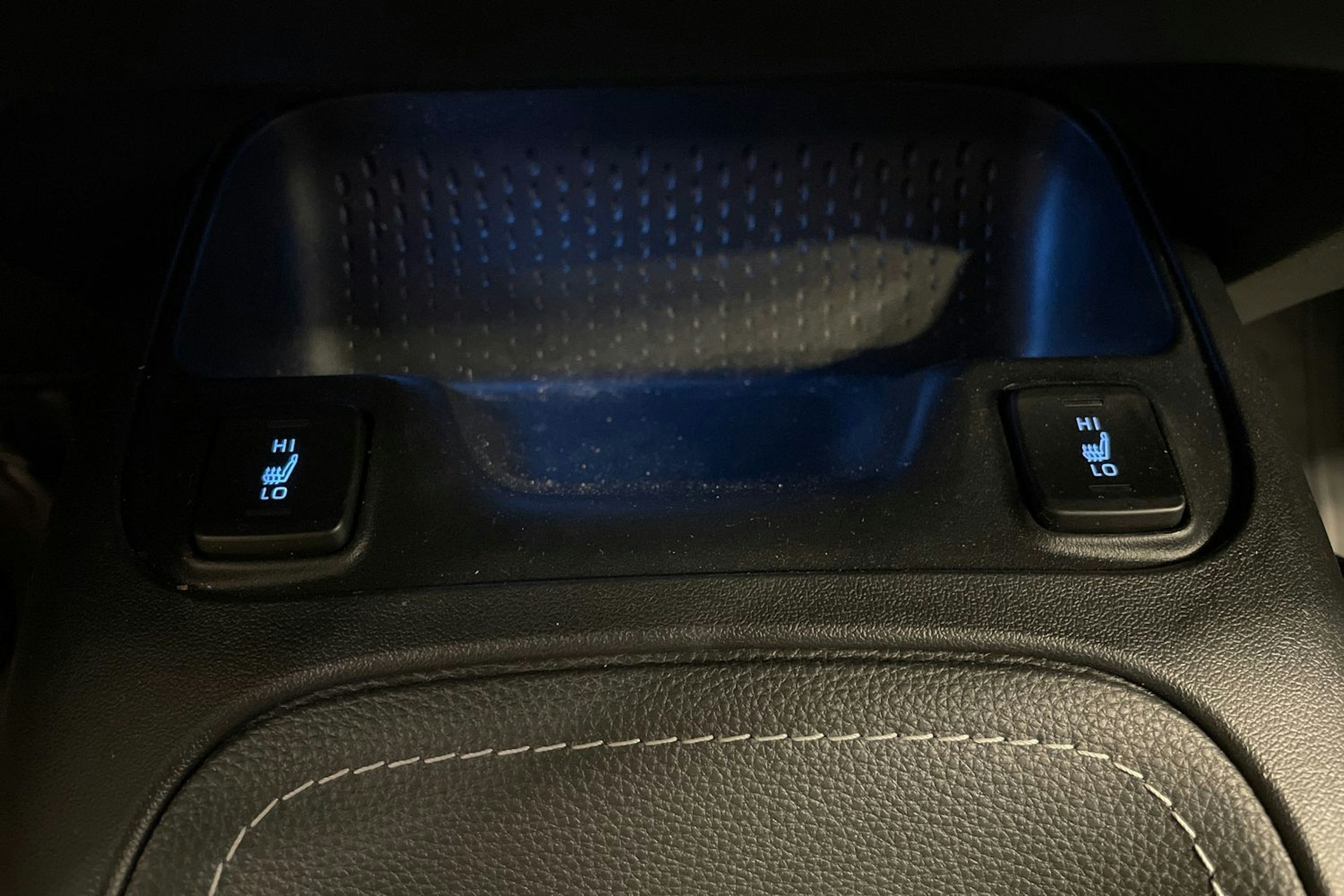 Valkoinen Toyota Corolla 2022 kuva 20.