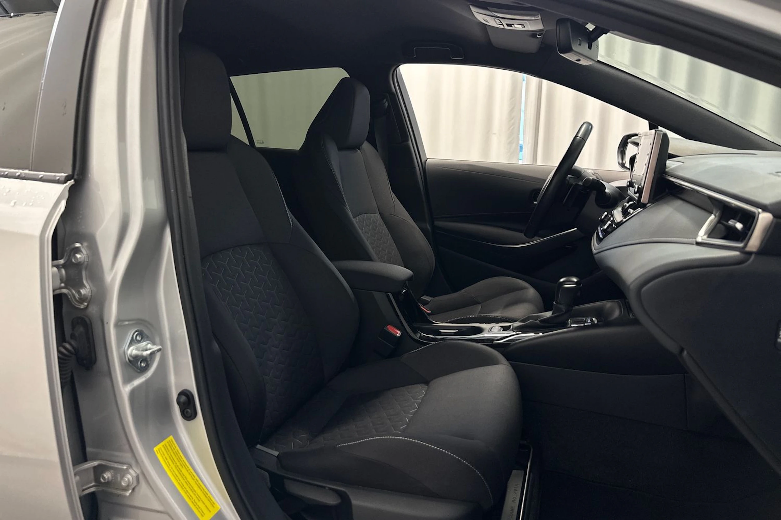 hopea Toyota Corolla 2022 kuva 11.