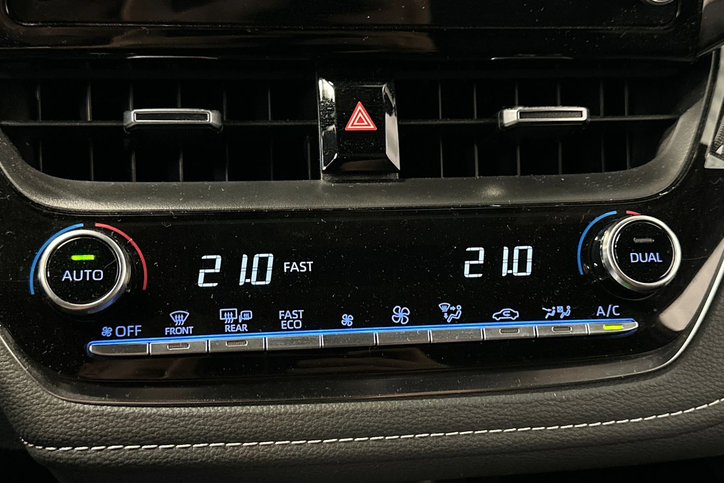 hopea Toyota Corolla 2022 kuva 21.