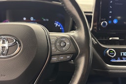 musta Toyota Corolla 2022 kuva 11.