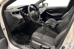 valkoinen Toyota Corolla 2022 kuva 6.