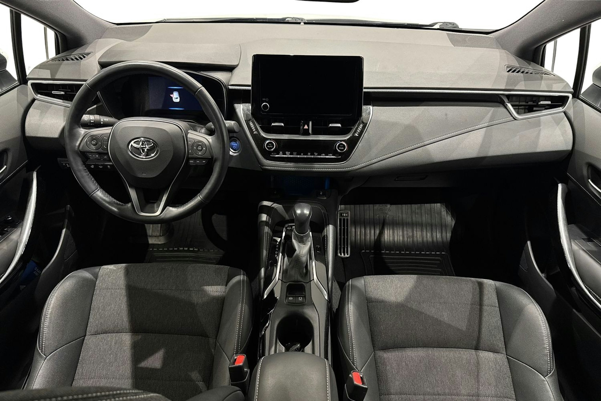 valkoinen Toyota Corolla 2022 kuva 7.