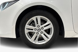 valkoinen Toyota Corolla 2022 kuva 9.