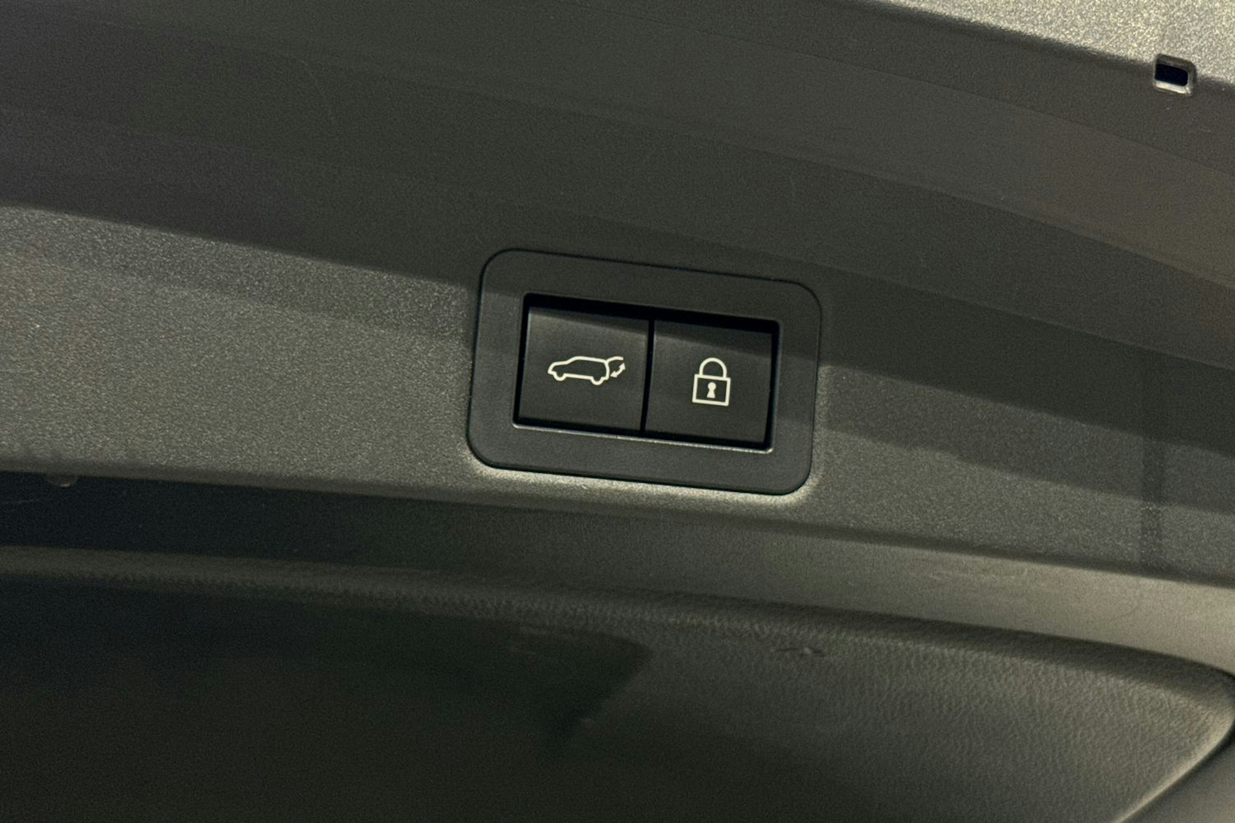 valkoinen Toyota Corolla 2022 kuva 13.