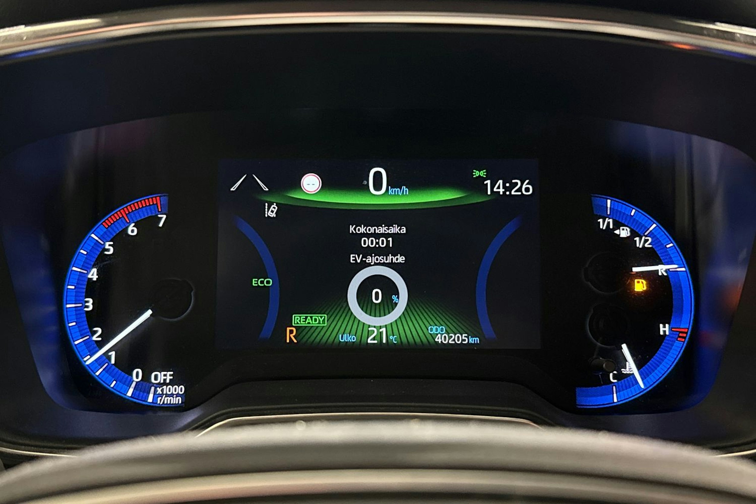valkoinen Toyota Corolla 2022 kuva 15.