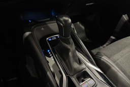 valkoinen Toyota Corolla 2022 kuva 20.