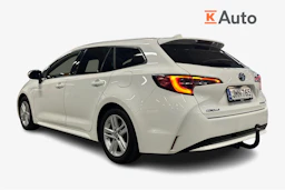 valkoinen Toyota Corolla 2022 kuva 2.