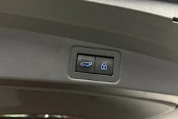 valkoinen Toyota Corolla 2022 kuva 5.