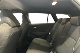valkoinen Toyota Corolla 2022 kuva 8.