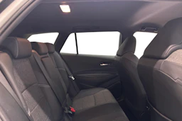 valkoinen Toyota Corolla 2022 kuva 9.